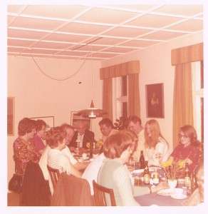 5.  Bruden 1974 ved festen